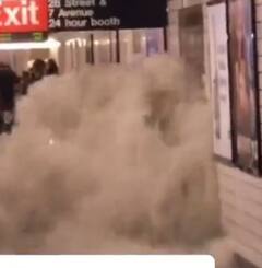 भयंकर बाढ़ की चपेट में आया न्यूयॉर्क, तस्वीरों में देखिए पानी में डूबे शहर का नजारा