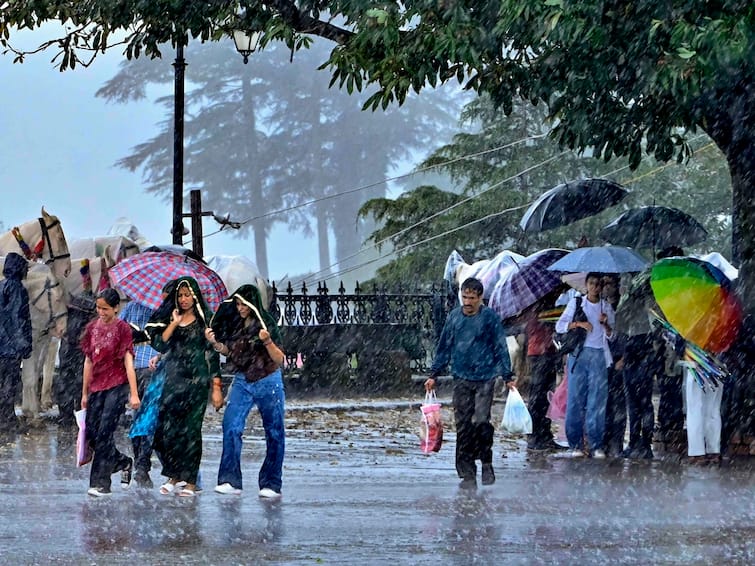 monsoon update rain arrival on 31 may in kerala 7 june on kokan maharashtra monsoon rain update india IMD prediction weather forecast mausam update marathi Monsoon Update : शेतकऱ्यांसाठी आनंदी आनंद गडे! महाराष्ट्रात यंदा मान्सूनचे वेळेवर आगमन; तळकोकण 'या' दिवशी ओलाचिंब होणार