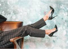 Fashion Tips : जर तुम्हाला हाय हिल्स घालून चालताना त्रास होत असेल तर 'या' पद्धतींचा करा अवलंब