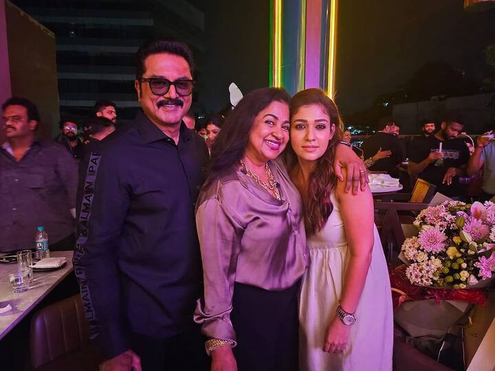 செப்டம்பர் 29ஆம் தேதியன்று பிரம்மாண்டமாக நடைப்பெற்ற இந்த திறப்பு விழாவில் ராதிகாவும் சரத்குமாரும் கலந்து கொண்டுள்ளனர்.அட்லீ, பிரியா அட்லீ உள்ளிட்ட பிரபலங்களும் நயன் - விக்கிக்கு வாழ்த்து தெரிவித்துள்ளனர்.