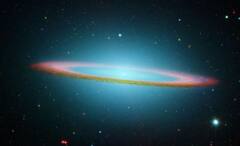 Sombrero Galaxy: শরীর জুড়ে লাল-নীল-সবুজ রংয়ের খেলা, গর্ভে রয়েছে মানুষপিছু ১০০টি করে নক্ষত্র, এই ছায়াপথের অপরূপ সৌন্দর্য সামনে এল
