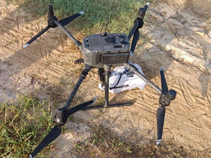 Pakistani Drone in Sri Ganganagar With Pistol Magzine India-Pakistan Border PAK की फिर नापाक हरकत, श्रीगंगानगर में पकड़ा गया पाकिस्तानी ड्रोन, चेकिंग के दौरान मिले हथियार