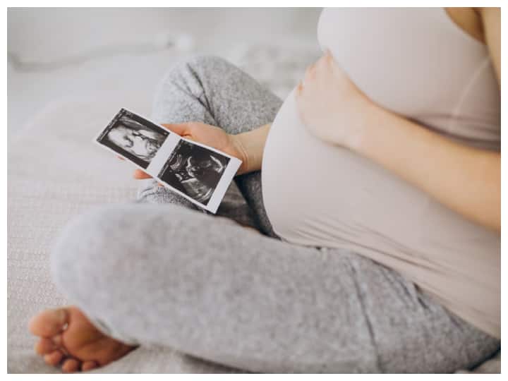 चौथा अल्ट्रासाउंड - तीसरे तिमाही के अंत में (36 हफ्ते के बाद).इससे बच्चे की स्थिति और डिलीवरी के लिए तैयारी देखी जा सकती है.