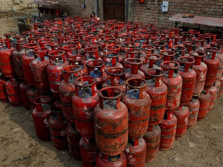 LPG Gas Cylinder New Rate Commercial Industry Use Price Increased Liquified Petroleum Gas Gets Expensive Commercial LPG Cylinders Get More Expensive, New Prices Effective From October 1