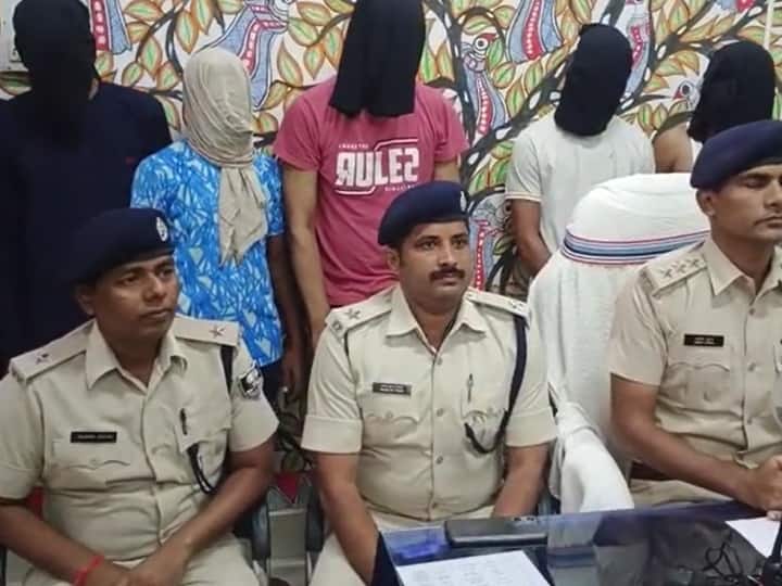 Bihar Police Constable Exam 2023 solver gang 7 Accused arrested By Jamui Police FIR registered on 20 people ANN Bihar Police Constable Exam 2023: जमुई में सिपाही भर्ती परीक्षा के सॉल्वर गैंग का खुलासा, 7 युवक गिरफ्तार, 20 लोगों पर FIR दर्ज