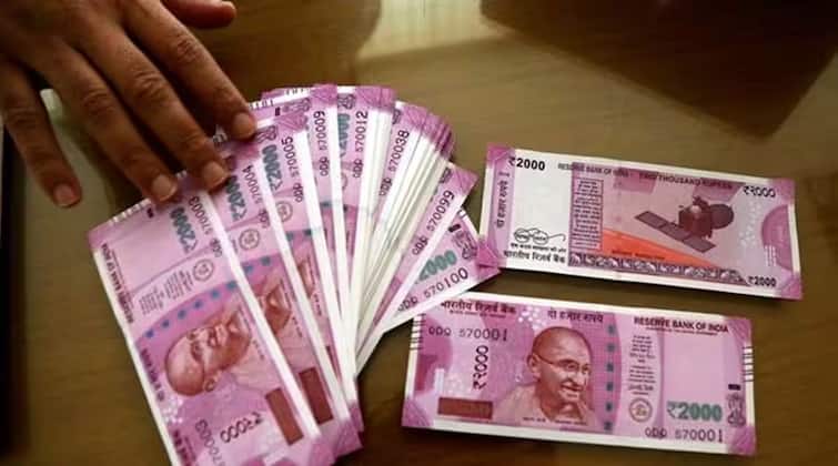 2 thousand currency notes will be accepted in petrol pumps of Gujarat till October 7 7 ઑક્ટોબર સુધી રાજ્યમાં આ સ્થળે હજું પણ  સ્વીકારાશે 2 હજારની નોટ,જાણો RBIએ શું કર્યો મહત્વનો નિર્ણય
