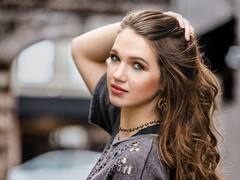 Long Hair: ঘন-লম্বা, উজ্জ্বল চুলের রহস্য লুকিয়ে এই ৫টি তেলের মধ্যে, ম্যাসাজের সময়ে কী কী ব্যবহার করবেন?