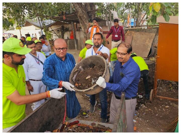 UP News: 'नहीं मानेंगे विधायक जी थका मारेंगे सबको', स्वच्छता अभियान के दौरान रेलवे अधिकारी का बयान बना चर्चा का विषय MLA will not agree, he will make everyone tired', Railway officer's statement became a topic of discussion during the cleanliness campaign ann UP News: 'नहीं मानेंगे विधायक जी थका मारेंगे सबको', स्वच्छता अभियान के दौरान रेलवे अधिकारी का बयान बना चर्चा का विषय
