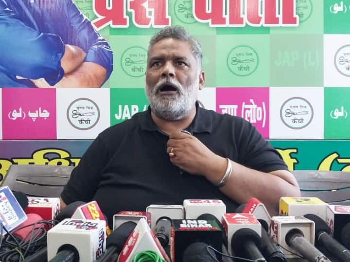 JAP Supremo Came Out in Support of Manoj Jha Row Said First Will Have To Fight With Pappu Yadav ann Manoj Jha Row: 'विलेन ठाकुर है और...', मनोज झा के समर्थन में उतरे JAP सुप्रीमो, कहा- 'पहले पप्पू यादव से लड़ना पड़ेगा'