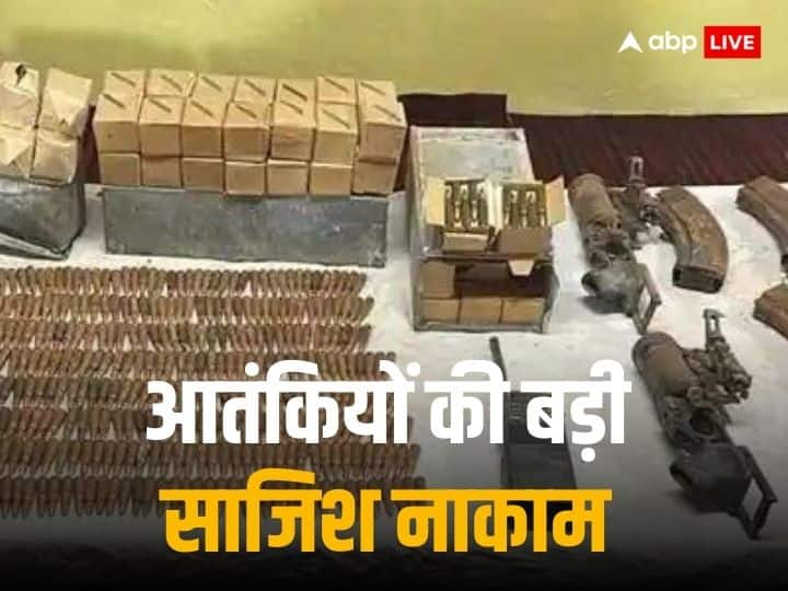 Jammu Kashmir Encounter: '2 हैंड ग्रेनेड, 90 राउंड गोलियां, 2 एके राइफल..' कुपवाड़ा एनकाउंटर के बाद हथियारों का जखीरा बरामद Jammu Kashmir Encounter Kupwara 2 Terrorists Killed Indian Army War Like Stores Recovered Jammu Kashmir Encounter: '2 हैंड ग्रेनेड, 90 राउंड गोलियां, 2 एके राइफल..' कुपवाड़ा एनकाउंटर के बाद हथियारों का जखीरा बरामद