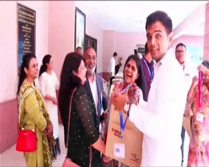 અમદાવાદ: વર્તમાન સમયમાં દીકરા કે દીકરીના લગ્ન માટે યોગ્ય પાત્ર શોધવું તે દરેક માતા પિતા માટે મોટો પ્રશ્ન છે. દરેક સમાજમાં લગ્નને લઈને અનેક પ્રશ્નો ઉદભવી રહ્યા છે.