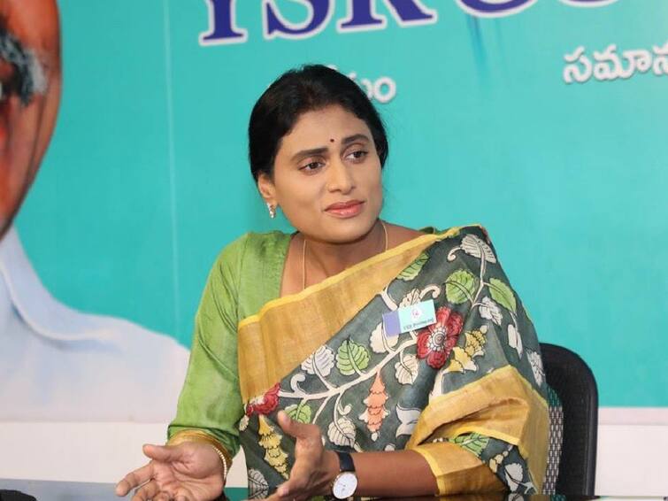 YS Sharmila Got Call From Congress High command YS Sharmila: షర్మిలకు కాంగ్రెస్‌ అధిష్ఠానం పిలుపు, అసలు ఏం జరుగుతోంది?