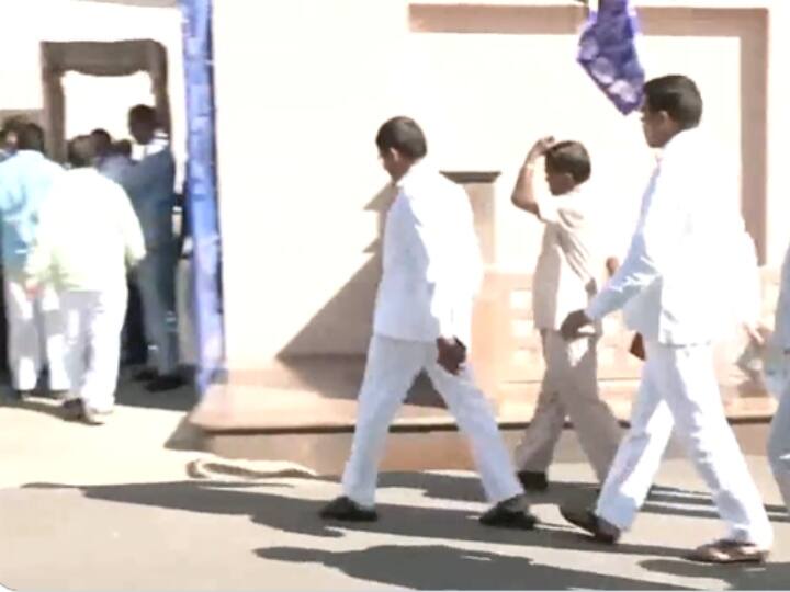 BSP Leaders started reaching at party office in Lucknow Mayawati will hold meeting Lok Sabha Election: मायावती की बुलाई बैठक में पहुंचने लगे BSP नेता, लोकसभा चुनाव की तैयारियों की होगी समीक्षा