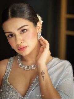 Avneet Kaur: ਅਵਨੀਤ ਕੌਰ ਨੇ ਖੂਬਸੂਰਤ ਸਾੜ੍ਹੀ ਪਾ ਕੇ ਮਚਾਈ ਤਬਾਹੀ, ਮਨਮੋਹਕ ਅੰਦਾਜ਼ 'ਤੇ ਦਿਲ ਹਾਰ ਗਏ ਪ੍ਰਸ਼ੰਸਕ