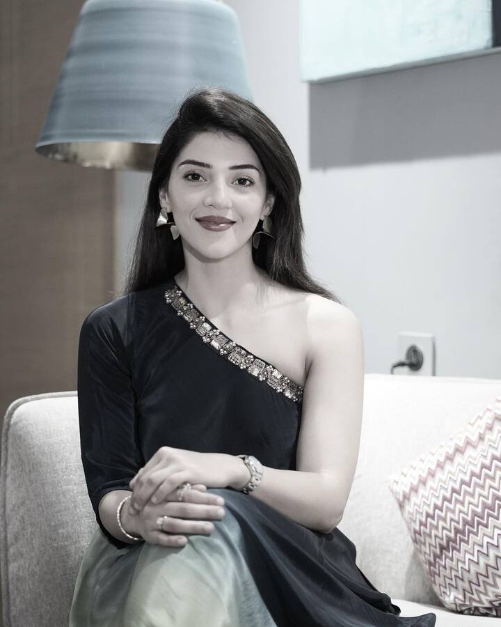 మెహ్రీన్ పిర్జాదా అందమైన ఫోటోలు -Image Credit: Mehreen Pirzada/Instagram