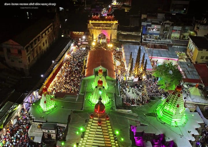 देवस्थान समिती भाविकांना सुविधा देण्यासाठी नियोजन करत असते.
