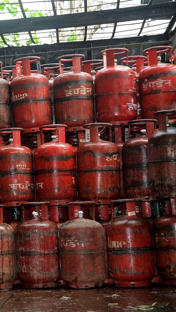 महागाईचा चटका, LPG 209 रुपयांनी महागला