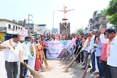 Swachhata Hi Seva : हातात झाडू घेऊन मंत्री सावे उतरले रस्त्यावर, स्वच्छता मोहीमेत नोंदवला सहभाग