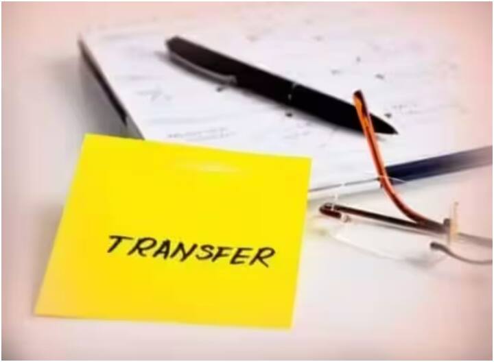 up ias transfer cm yogi adityanath government transferred IAS officers see list UP IAS Transfer: यूपी में हो रहा प्रशासनिक फेरबदल, एक ही दिन में दो बार हुई तबादला लिस्ट जारी