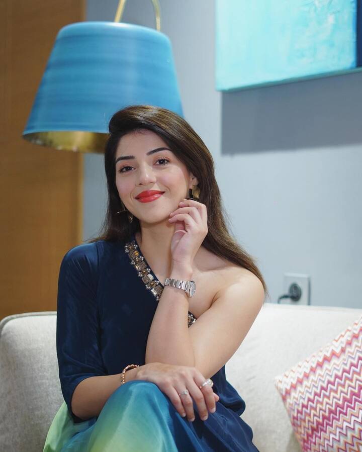 మెహ్రీన్ పిర్జాదా చాలా సన్నగా మారింది. అయినా అందంగానే ఉంది. -Image credit: Mehreen Pirzada/Instagram