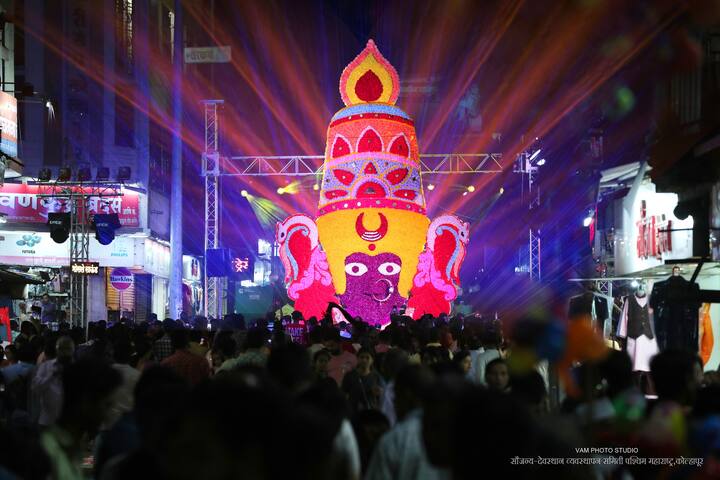 विद्युत वाहिन्या भुमिगत केल्या असून त्यामुळे यंदा नवरात्रोत्सवात मंदिराचे सौंदर्य अधिक खुलणार आहे.