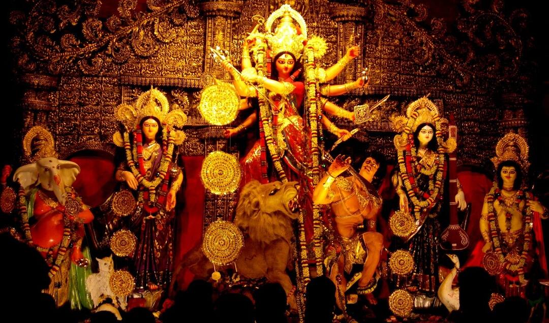 Navratri 2023: ધનનું સંકટ હોય કે લગ્નમાં વિલંબ થતો હોય નવરાત્રિમાં કરો આ સિદ્ધ ઉપાય, થશે કામનાની પૂર્તિ financial crisis or delay in marriage, do this remedy on Navratri, your wish will be fulfilled. Navratri 2023: ધનનું સંકટ હોય કે લગ્નમાં વિલંબ થતો હોય નવરાત્રિમાં કરો આ સિદ્ધ ઉપાય, થશે કામનાની પૂર્તિ