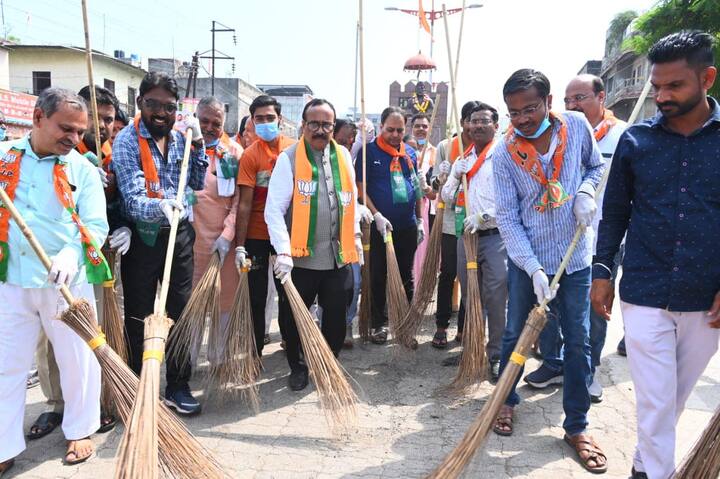 यावेळी अतुल सावे यांच्यासह भाजपा कार्यकर्ते, महानगरपालिका कर्मचारी आणि नागरिकांनी यामध्ये अतिशय उत्साहात सहभाग नोंदवला.