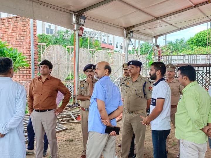 Yogi Adityanath Basti Visit: बस्ती में सीएम योगी के दौरे को लेकर प्रशासन सतर्क, DM ने अधिकारियों को सौंपी जिम्मेदारी CM Yogi Adityanath To Visit Basti on 4 October DM took meeting of officials ANN Yogi Adityanath Basti Visit: बस्ती में सीएम योगी के दौरे को लेकर प्रशासन सतर्क, DM ने अधिकारियों को सौंपी जिम्मेदारी