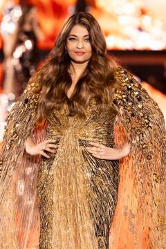 Aishwarya Rai: ਪੈਰਿਸ ਫੈਸ਼ਨ ਵੀਕ 'ਚ ਅਸ਼ੈਵਰਿਆ ਰਾਏ ਦੀਆਂ ਅਦਾਵਾਂ ਨੇ ਕਾਤਿਲ ਕੀਤੇ ਕਈ ਦਿਲ, ਵੇਖੋ ਤਸਵੀਰਾਂ