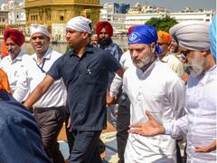 Rahul Gandhi In Amritsar: राहुल गांधी ने Golden Temple में टेका मत्था, सिर पर नीला पटका पहने दिए दिखाई, देखें तस्वीरें