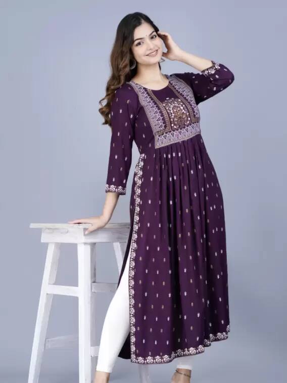 300 रुपये से भी कम में खरीदें नवरात्रि के लिए ये डिजाइनर कुर्ती