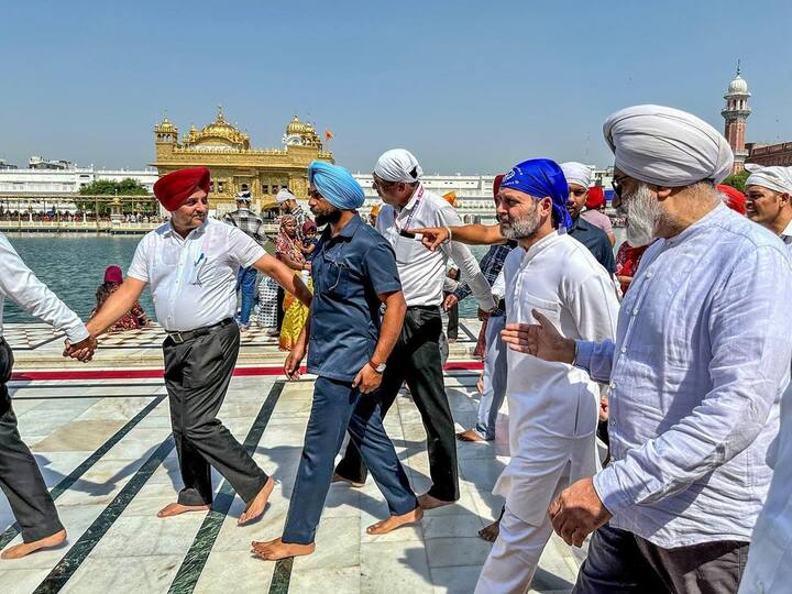ஸ்ரீ ஹர்மந்தர் சாஹிப் என்று அழைக்கப்படும்  அமிர்தசரஸ் பொற்கோயில், சீக்கிய மதத்தை பின்பற்றுபவர்களின் புனித ஸ்தலம் ஆகும்.