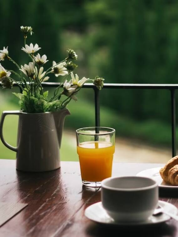 सुबह उठते ही चाय और कॉफी नहीं बल्कि खाएं ये फल