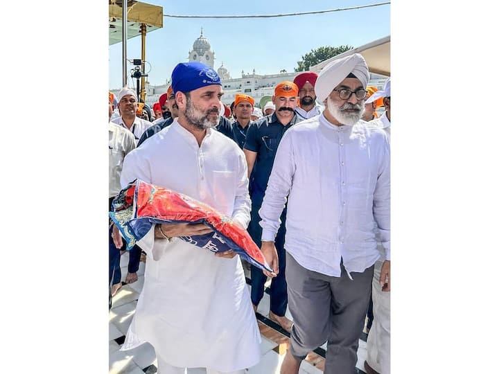 அங்கு கொடுக்கப்படும் உணவையும் சாப்பிட்டுள்ளார்.