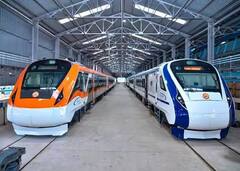 Sleeper Vande Bharat Express: આટલી લક્ઝરી હશે સ્લીપર વંદે ભારત એક્સપ્રેસ, ફર્સ્ટ લૂક આવ્યો સામે, જુઓ અંદરની તસવીરો