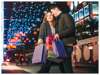 हनीमून के लिए वेस्टर्न ड्रेस खरीदना है तो दिल्ली के इस बाजार में जरूरी जाएं, मिलते है बहुत ही सस्ते कपड़े