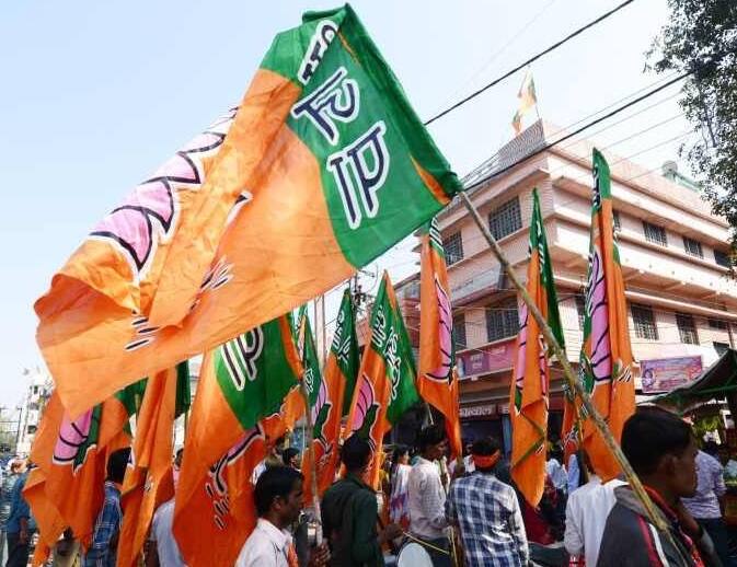 Abp C Voter Survey Result: મધ્યપ્રદેશમાં આ વર્ષના અંત સુધીમાં યોજાનારી વિધાનસભા ચૂંટણીને લઈને એક સર્વે કરવામાં આવ્યો છે. આવો જાણીએ શું કહે છે સર્વે રિપોર્ટ.