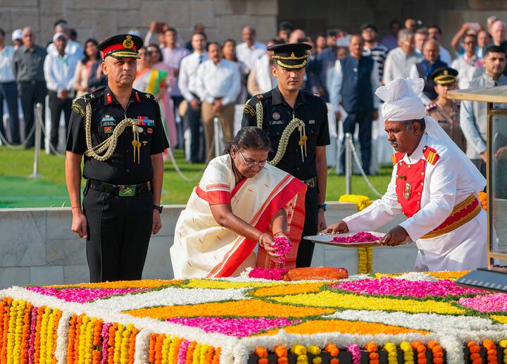 देशांतील अशांतता आणि युद्धाच्या उंबरठ्यावर असलेल्या जगात राष्ट्रपिता महात्मा गांधी यांच्या विचारांची खूप जास्त गरज आहे.  (Photo : PTI)
