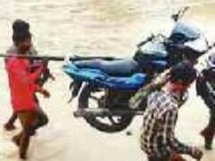 छत्तीसगढ़: आजादी के बाद अब तक मूलभूत सुविधाओं के लिए तरस रहे ग्रामीण, बारिश में टापू बन जाते हैं गांव