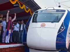 Sleeper Vande Bharat Express: इतनी लग्जरी होगी स्लीपर वंदे भारत एक्सप्रेस, फर्स्ट लुक आया सामने; देखें इनसाइड तस्वीरें