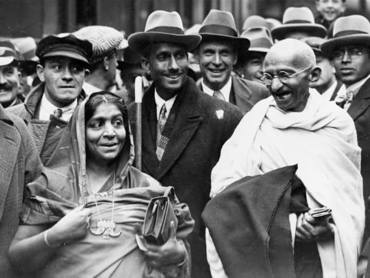 Mahatma Gandhi Birth Anniversary 2023 Why World Needs Bapu Father of Nation Mahatma Gandhi Even After 150 Years Gandhi Jayanti 2023: डेढ़ सौ साल बाद भी दुनिया को क्यों बापू की जरूरत? पढ़ें राष्ट्रपिता महात्मा गांधी की जयंती विशेष कहानी