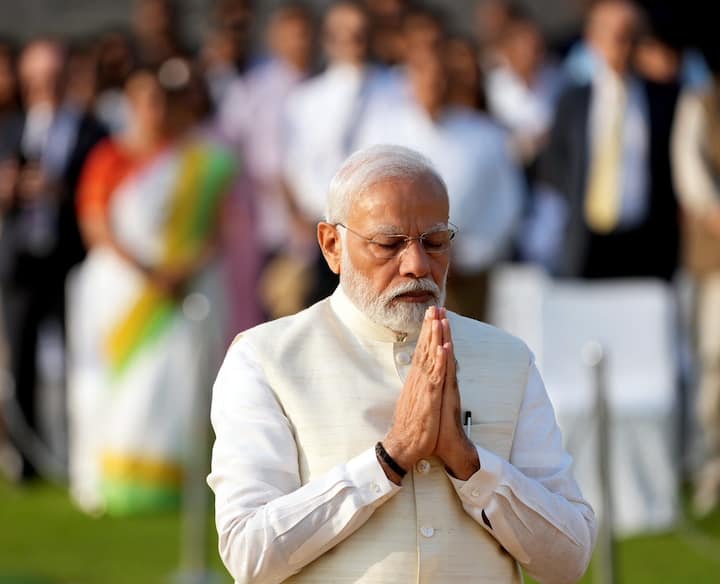 आजच्याच दिवशी म्हणजे 2 ऑक्टोबर 1869 रोजी गुजरातमधील पोरबंदर या ठिकाणी महात्मा गांधींचा जन्म (Mahatma Gandhi Birth Anniversary) झाला होता.  (Photo : PTI)