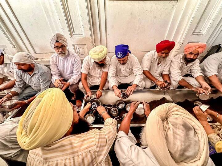 இந்த புகைப்படங்களை தனது இன்ஸ்டா பக்கத்தில் பகிர்ந்துள்ளார் ராகுல்.