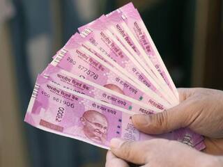 Rs.2,000 notes exchanged: தமிழ்நாட்டில் 3 வங்கிகளில் மட்டும் இவ்வளவு பரிமாற்றமா? முடிவுக்கு வருவதால் பறக்கும் ரூ.2 ஆயிரம் நோட்டு