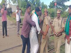 கர்நாடக அரசை கண்டித்து கீழ்வேளூர் ரயில் நிலையத்தில் விவசாயிகள் போராட்டம்