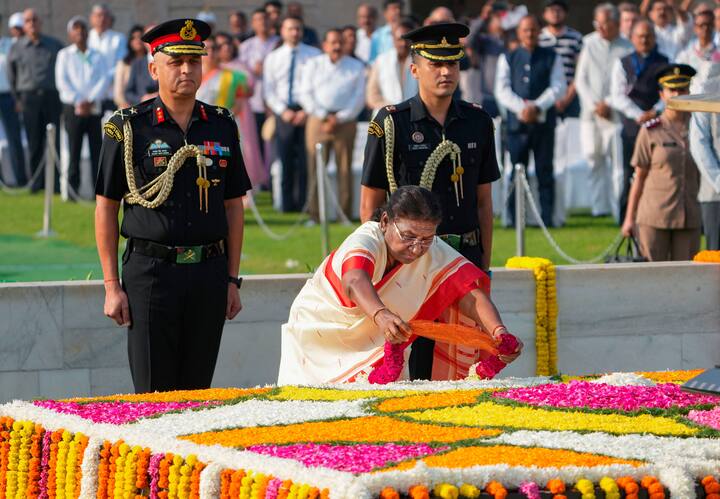 संपूर्ण देशात आज विविध कार्यक्रमांचं आयोजन करण्यात आलं असून गांधी जयंती मोठ्या उत्साहात साजरी केली जात आहे. (Photo : PTI)