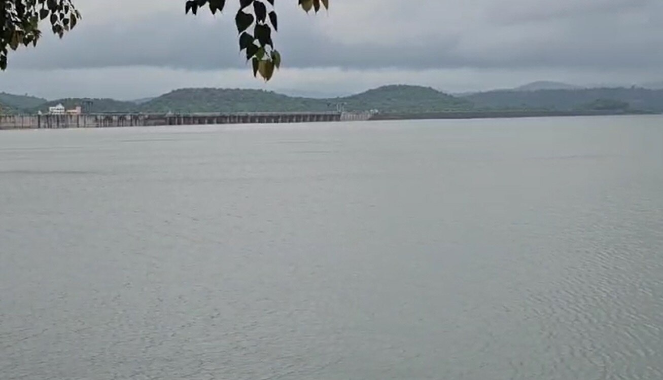 Ukai Dam: ઉકાઉ ડેમ સંપૂર્ણ ભરાયો, દક્ષિણ ગુજરાતના માથેથી બે વર્ષ માટે પાણીનું સંકટ ટળ્યુ, જુઓ તસવીરો....