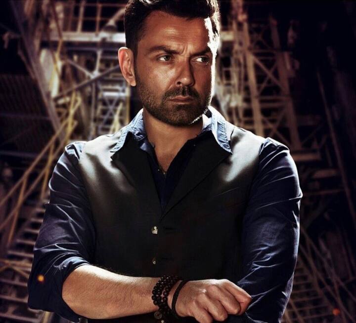 सीरीज का पार्ट 2 भी दर्शकों ने खूब पसंद किया था. अब बहुत जल्द एक्टर ‘आश्रम 3’ में नजर आने वाले हैं. जिसका उनके फैंस के बेसब्री से इंतजार है.