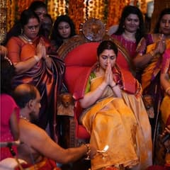 Khushboo Photos : திருச்சூர் விஷ்ணுமாயா கோயிலில் கட்டளைதாரராக நியமிக்கப்பட்ட குஷ்பு!