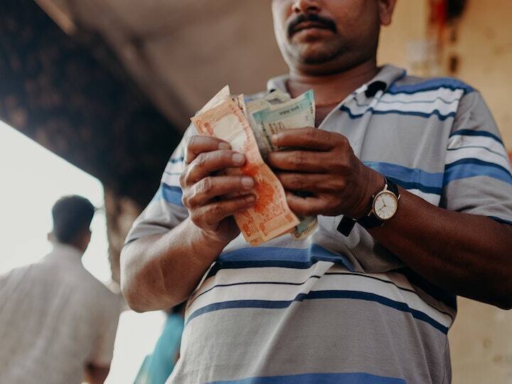 ATM से निकला है फटा हुआ नोट तो चिंता की कोई बात नहीं, ऐसे कर सकते हैं एक्सचेंज Damage Currency from ATM know how to exchange easily ATM से निकला है फटा हुआ नोट तो चिंता की कोई बात नहीं, ऐसे कर सकते हैं एक्सचेंज